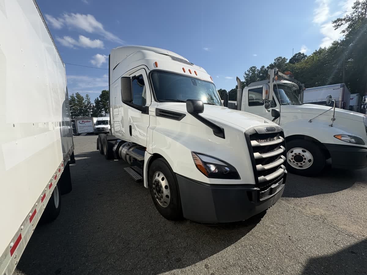 2019 Freightliner Cascadia in Ashland, VA — photo 3