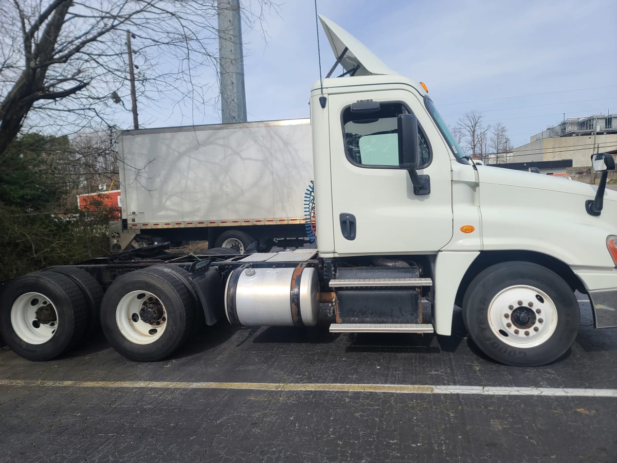 2015 Freightliner/Mercedes CASCADIA 125 585349