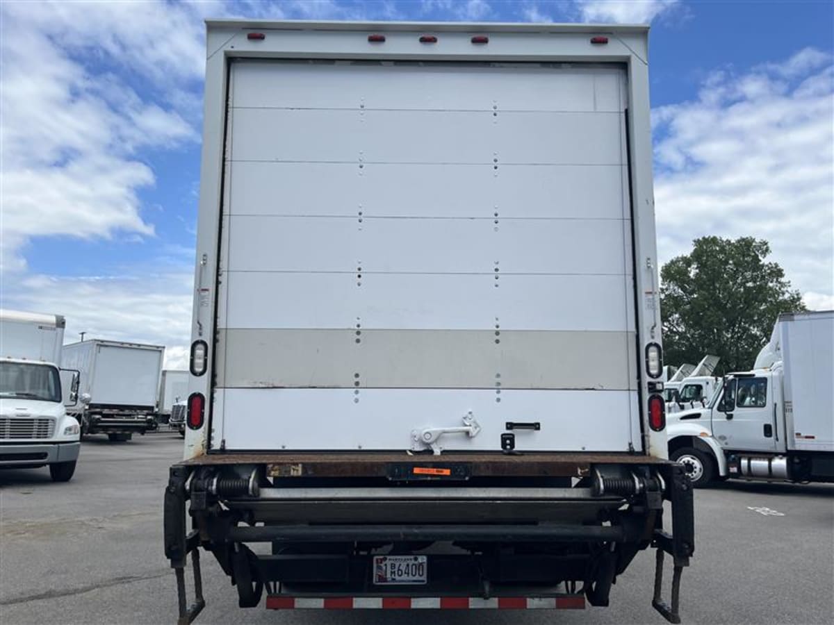 2015 Freightliner M2 106 585953