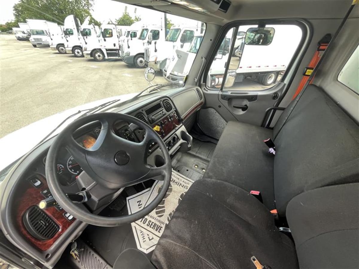 2015 Freightliner M2 106 585953