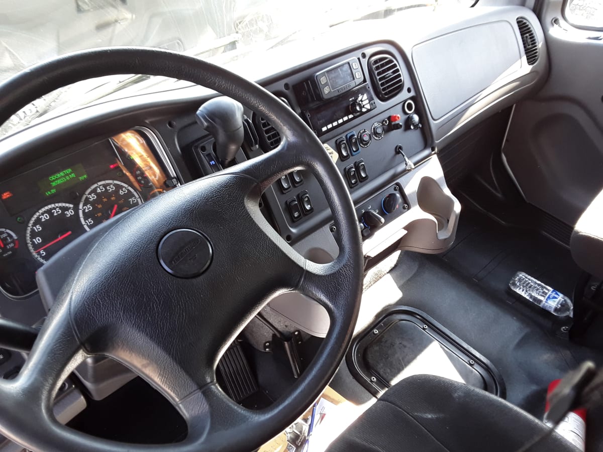 2020 Freightliner/Mercedes M2 106 586187