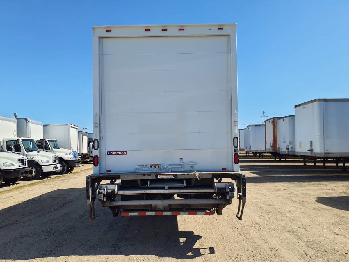 2015 Freightliner/Mercedes M2 106 586687