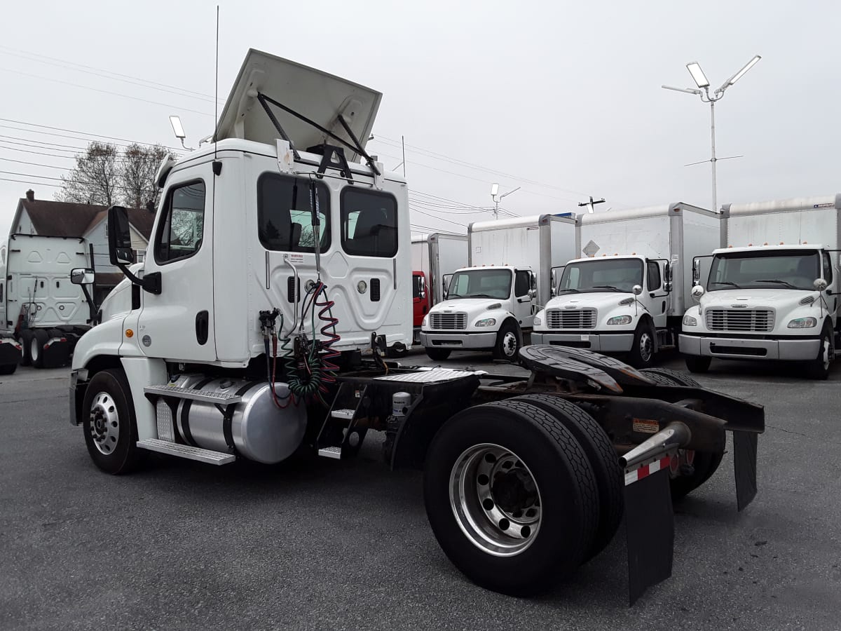 2015 Freightliner/Mercedes CASCADIA 125 587549