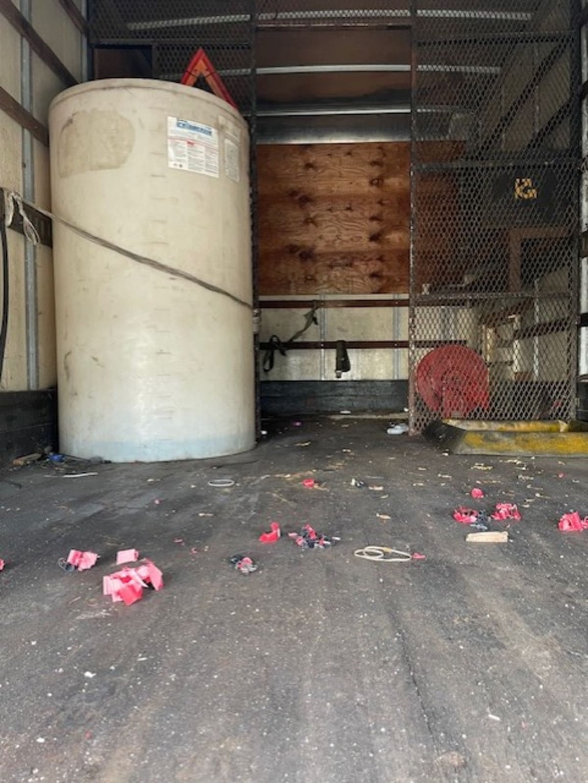 1998 Isuzu NPR 587890