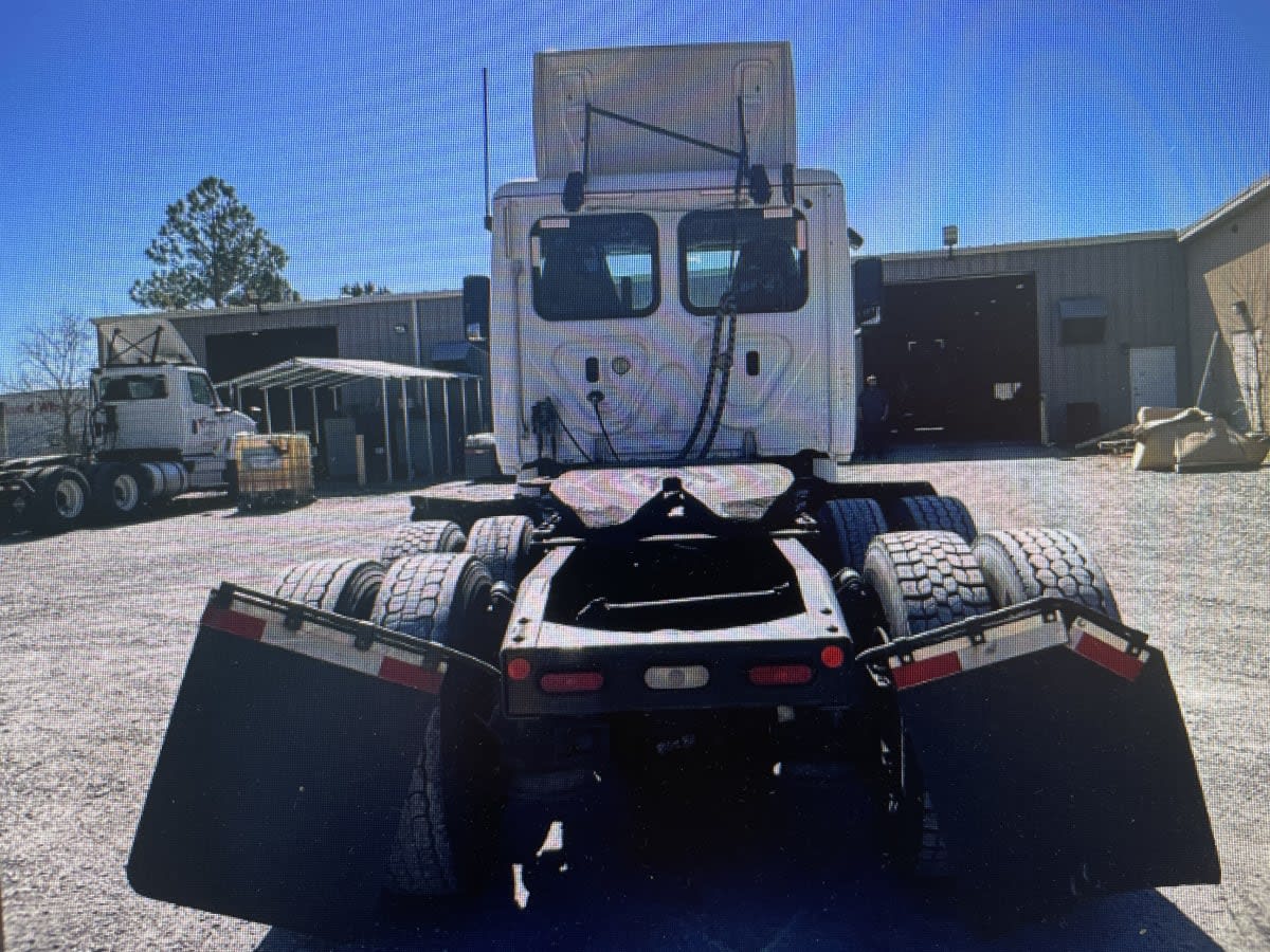 2019 Freightliner - image 2