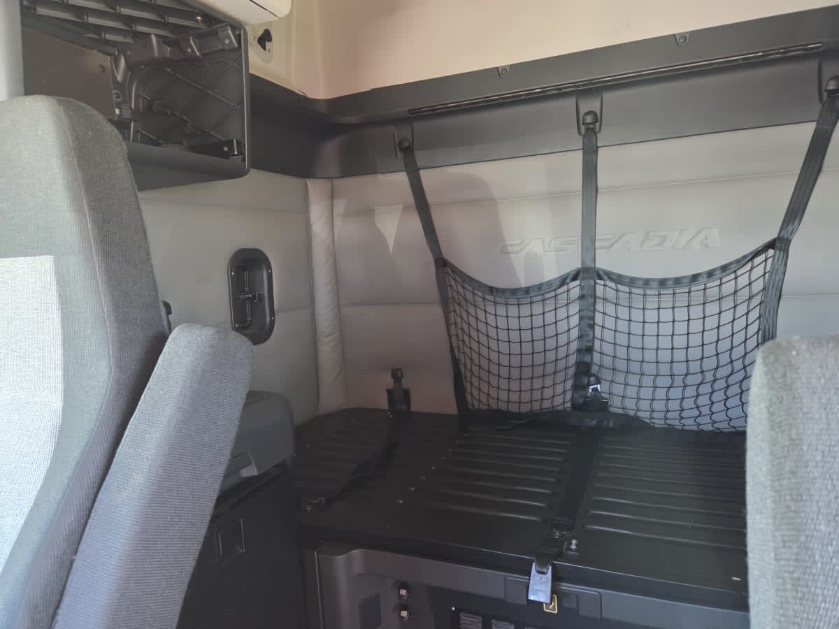 2018 Freightliner/Mercedes CASCADIA 588981