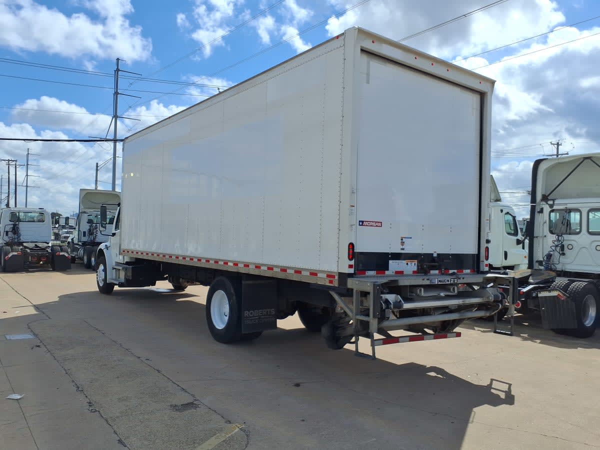 2023 Freightliner M2 106 in Dallas, TX — photo 6