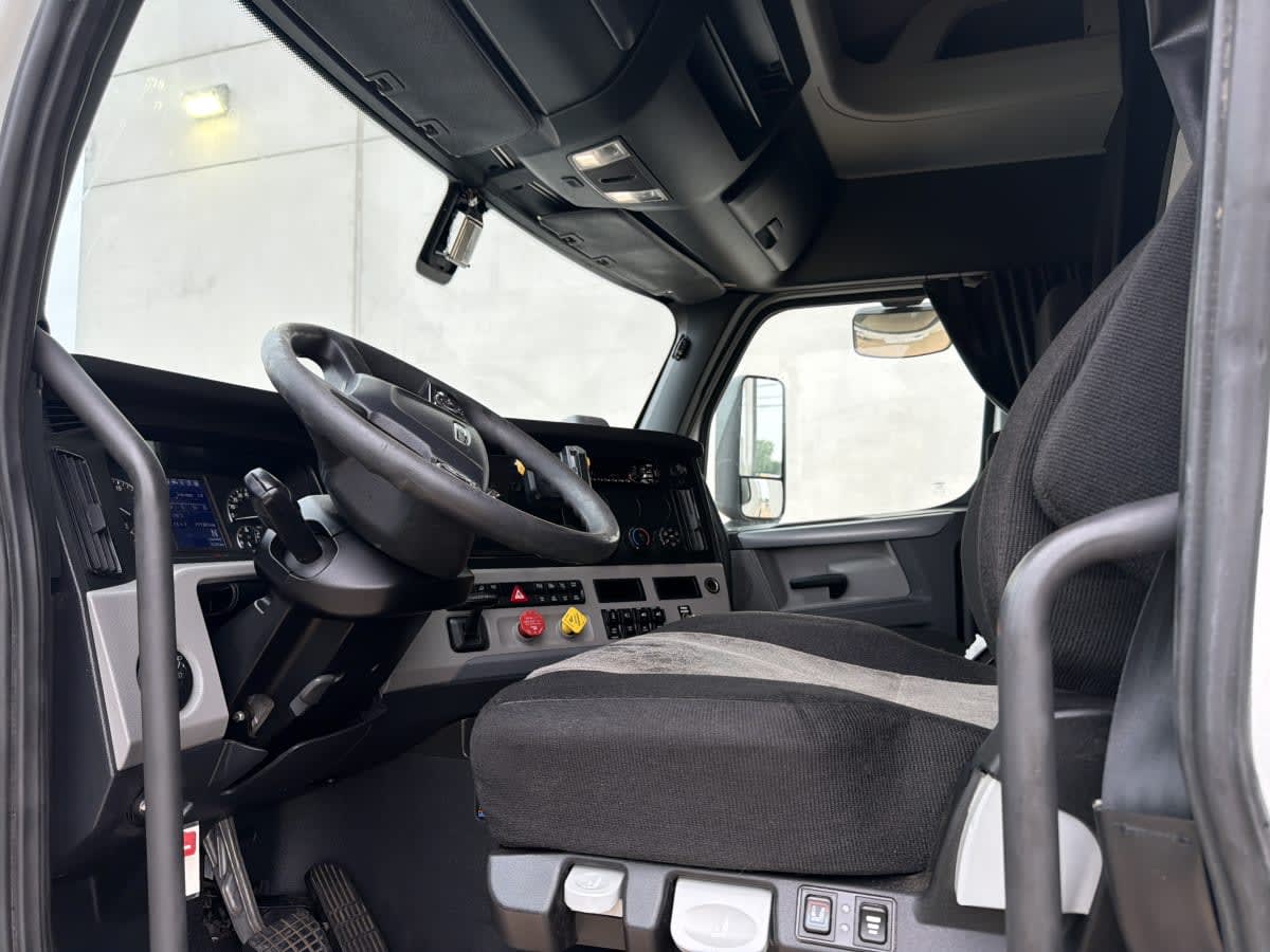 2019 Freightliner Cascadia in Oklahoma City, OK — photo 7