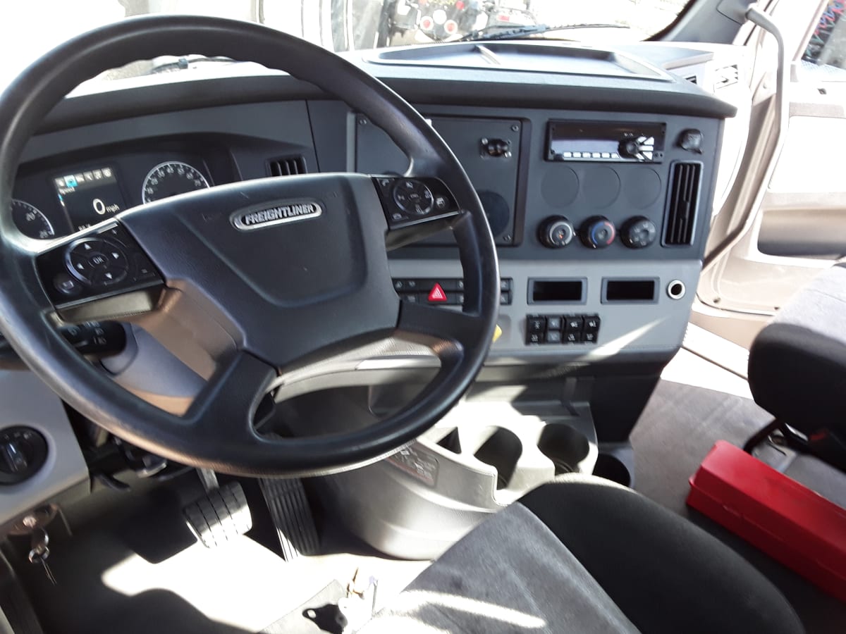 2019 Freightliner/Mercedes CASCADIA 125 590149