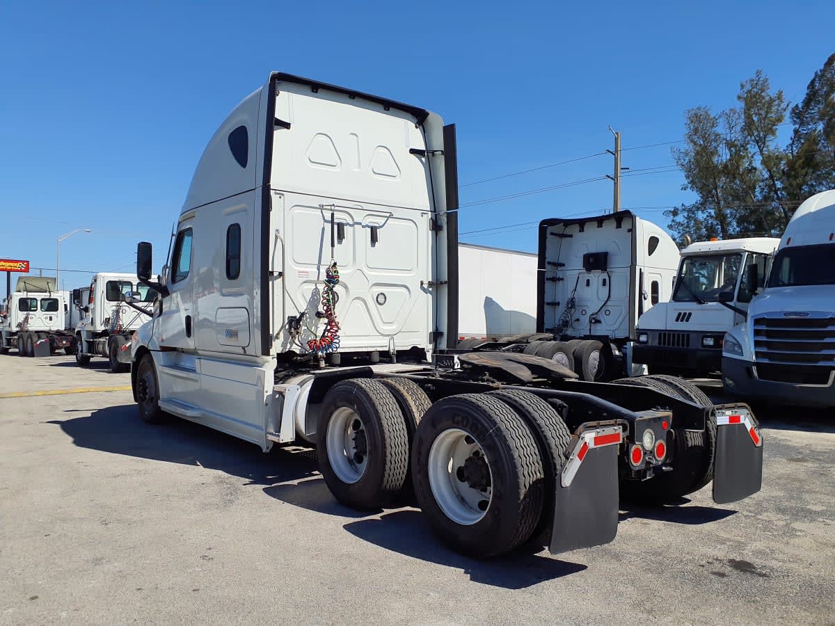 2023 Freightliner - image 6