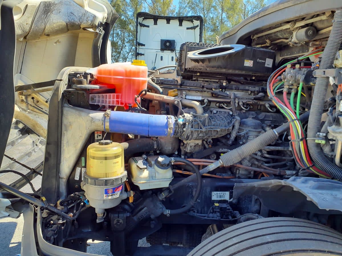 2023 Freightliner - image 9