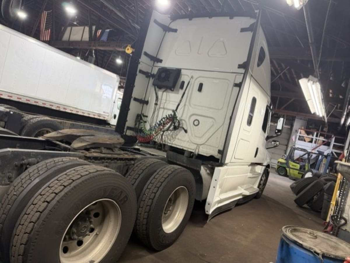 2023 Freightliner/Mercedes NEW CASCADIA PX12664 591208