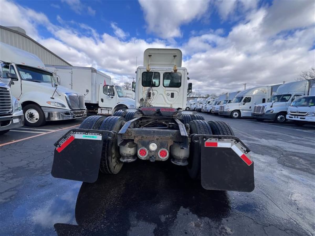 2015 Freightliner/Mercedes CASCADIA 125 591213