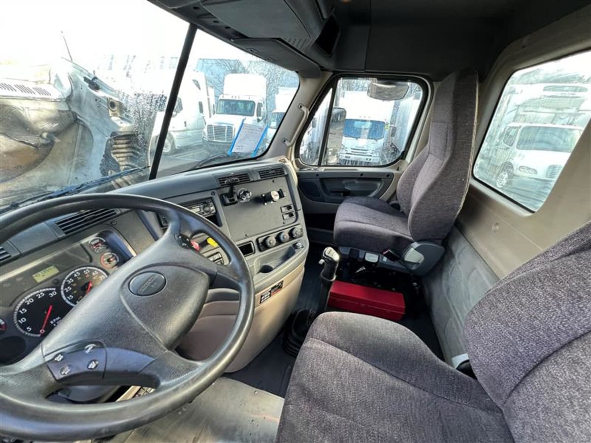 2015 Freightliner/Mercedes CASCADIA 125 591213