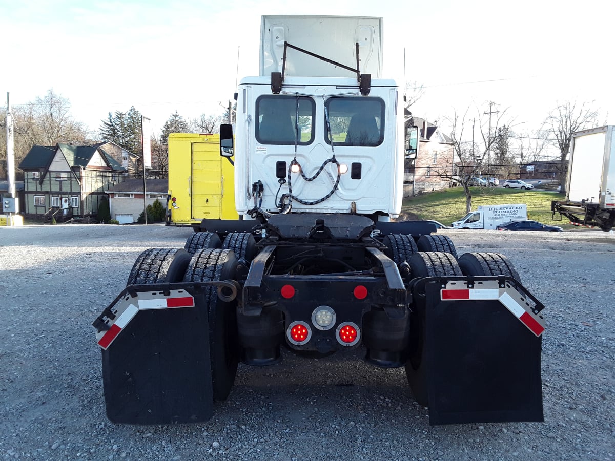 2015 Freightliner/Mercedes CASCADIA 125 592194