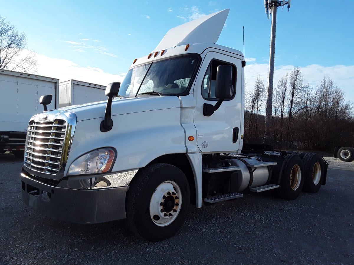 2015 Freightliner/Mercedes CASCADIA 125 592194