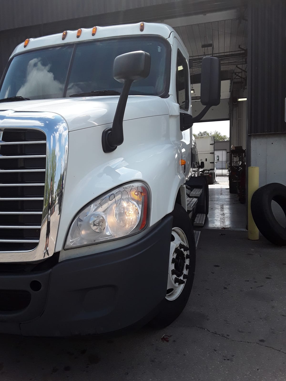 2015 Freightliner/Mercedes CASCADIA 125 592204