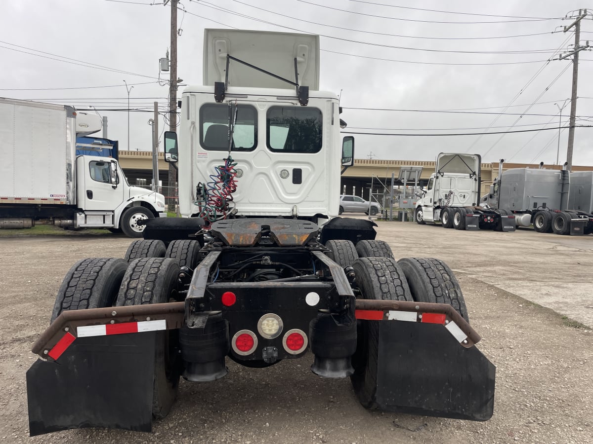 2015 Freightliner/Mercedes CASCADIA 125 592455