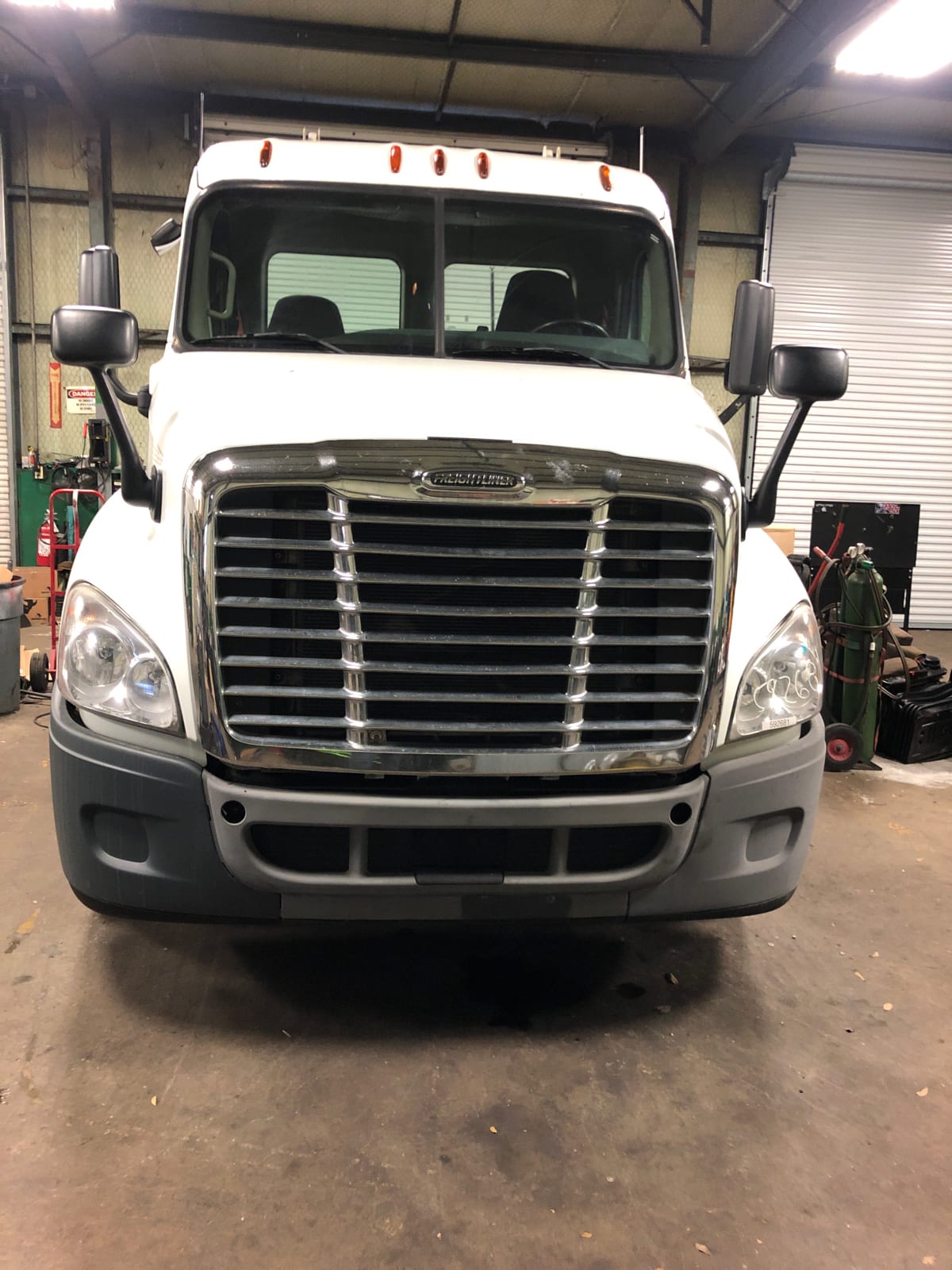 2015 Freightliner/Mercedes CASCADIA 125 592681