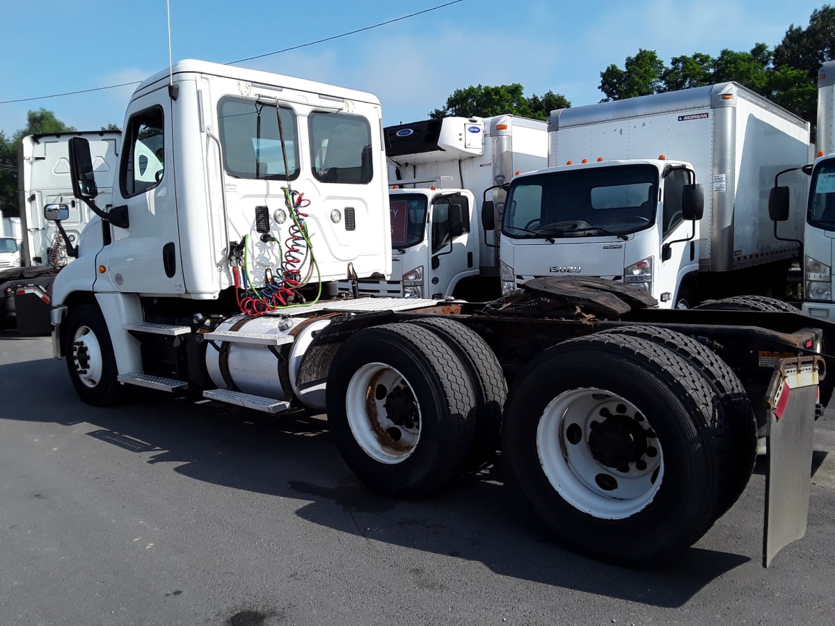 2015 Freightliner/Mercedes CASCADIA 125 592741