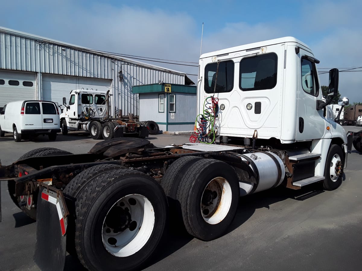 2015 Freightliner/Mercedes CASCADIA 125 592741