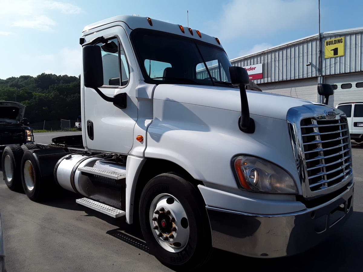 2015 Freightliner/Mercedes CASCADIA 125 592741