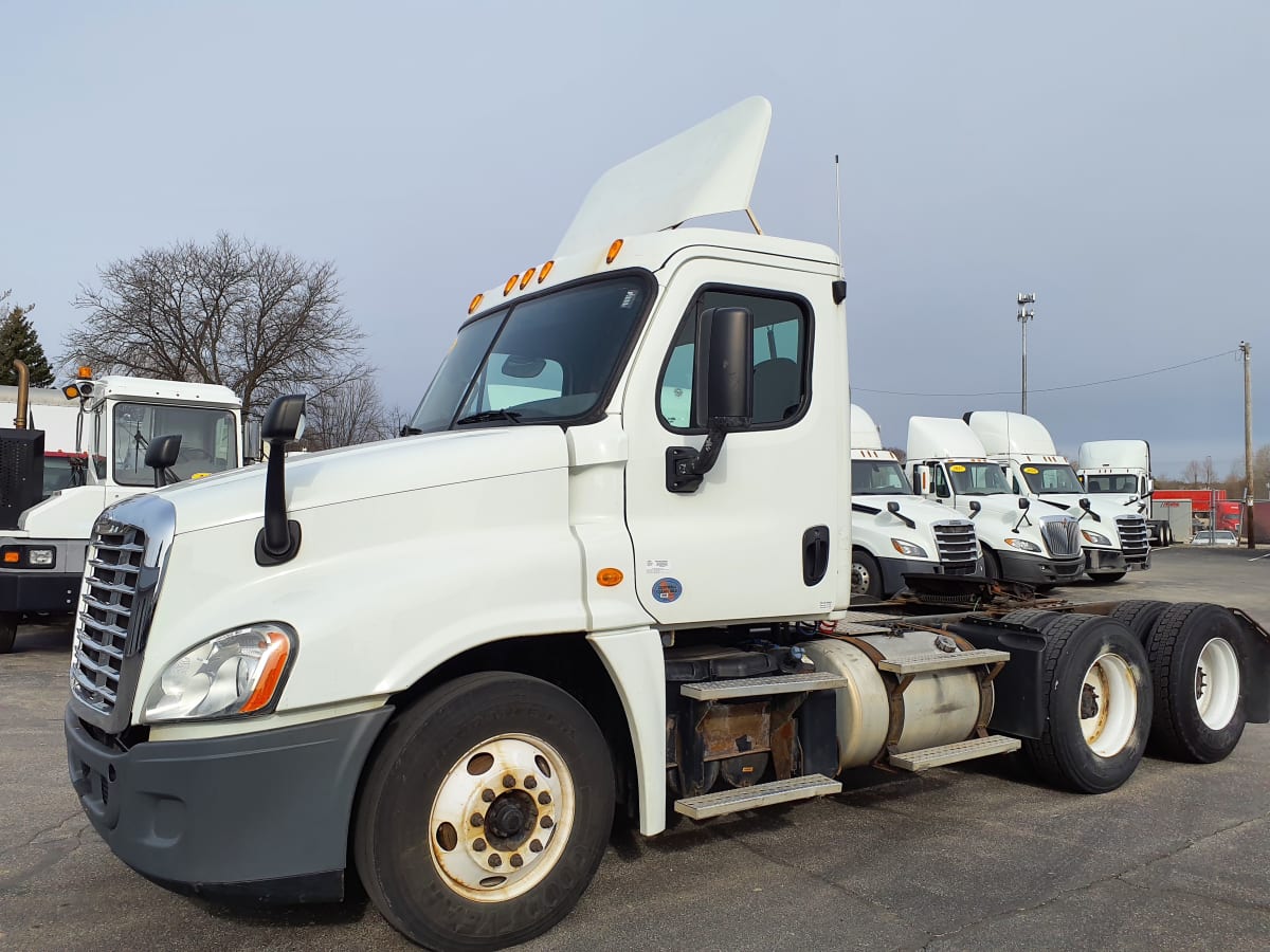 2015 Freightliner/Mercedes CASCADIA 125 593066