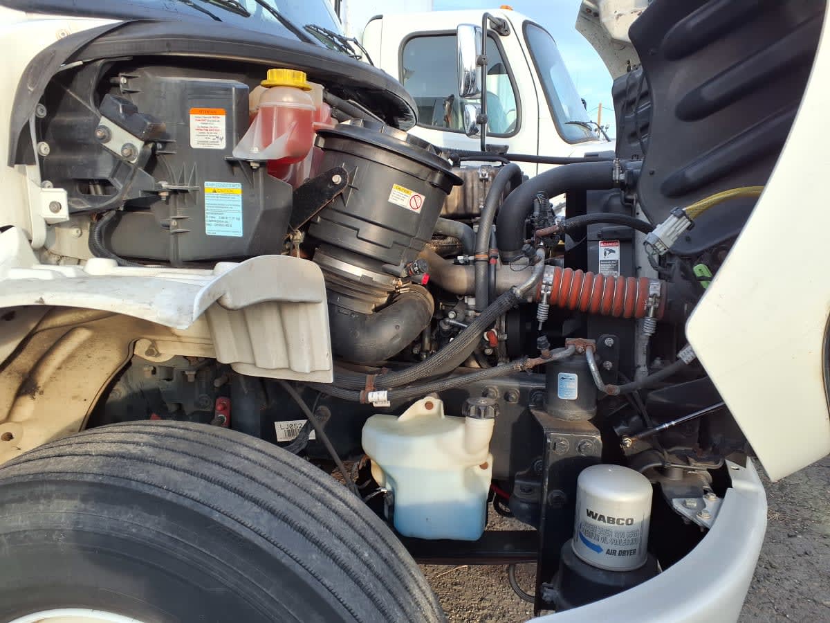 2020 Freightliner M2 106 593773