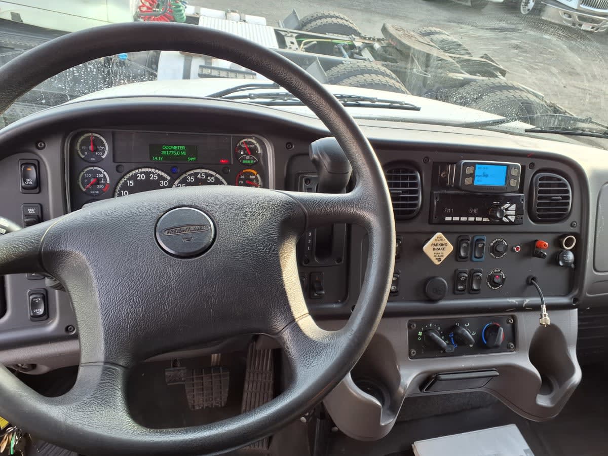 2020 Freightliner M2 106 593773