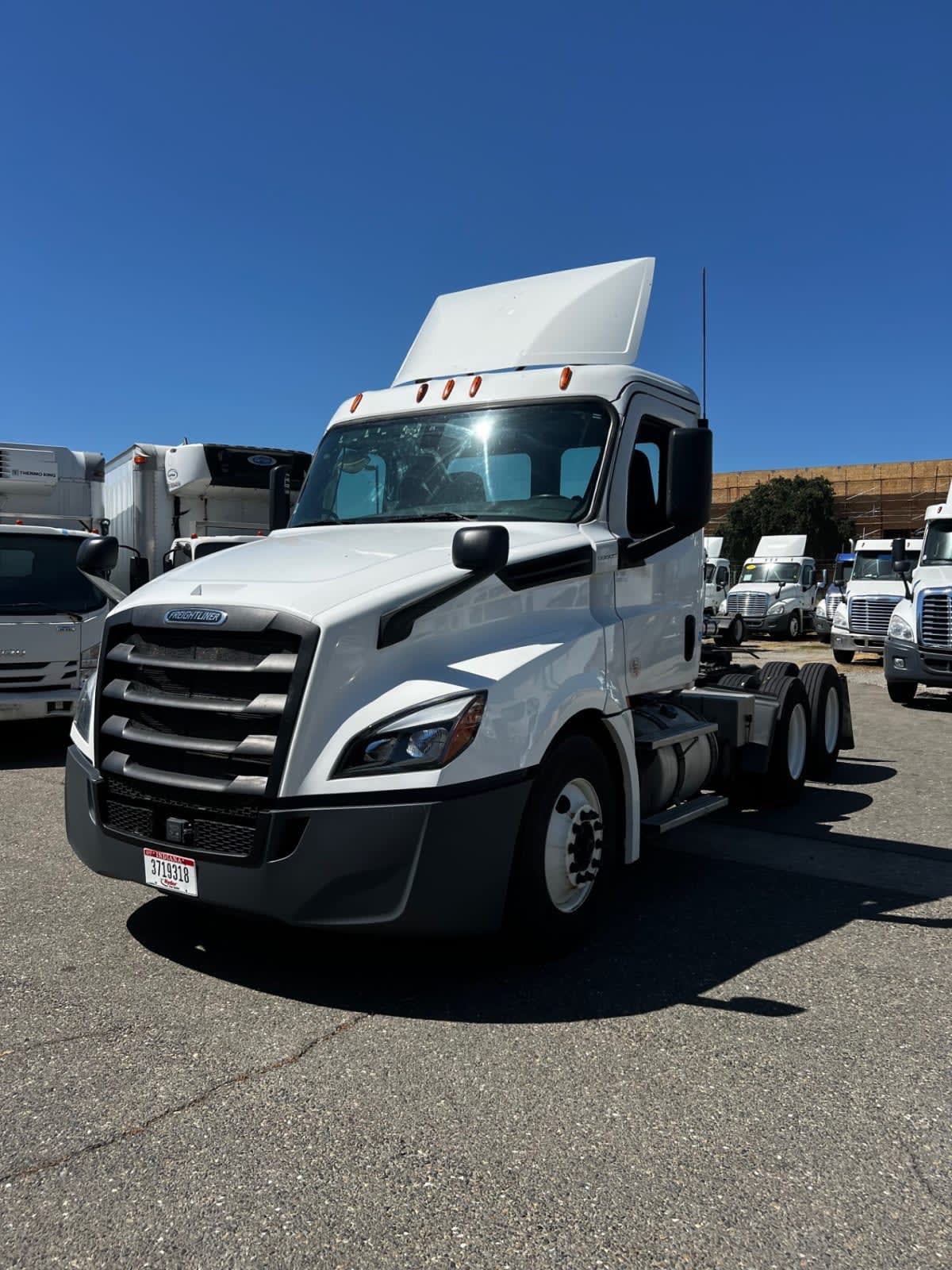 2018 Freightliner - image 1