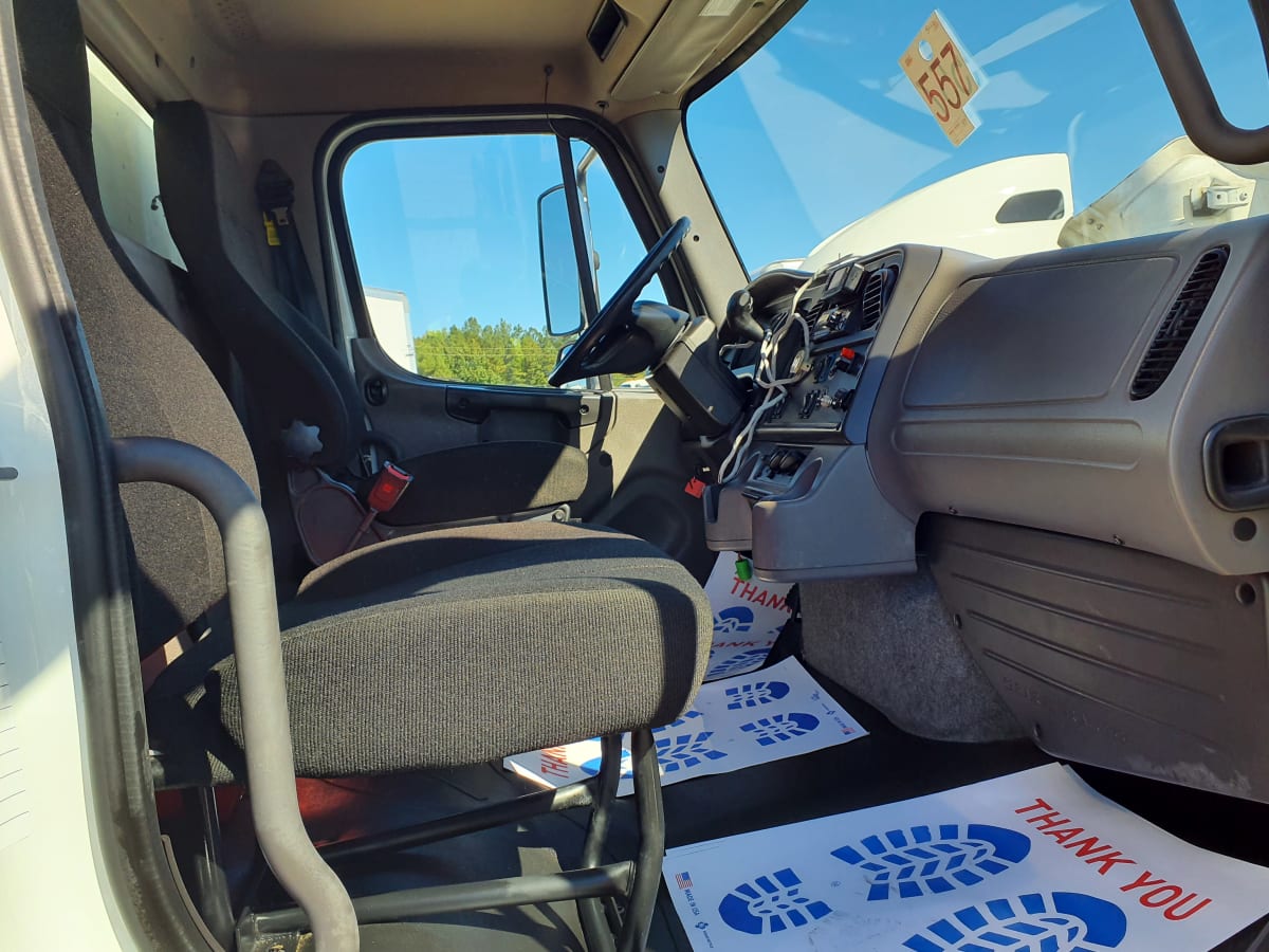 2020 Freightliner/Mercedes M2 106 594376