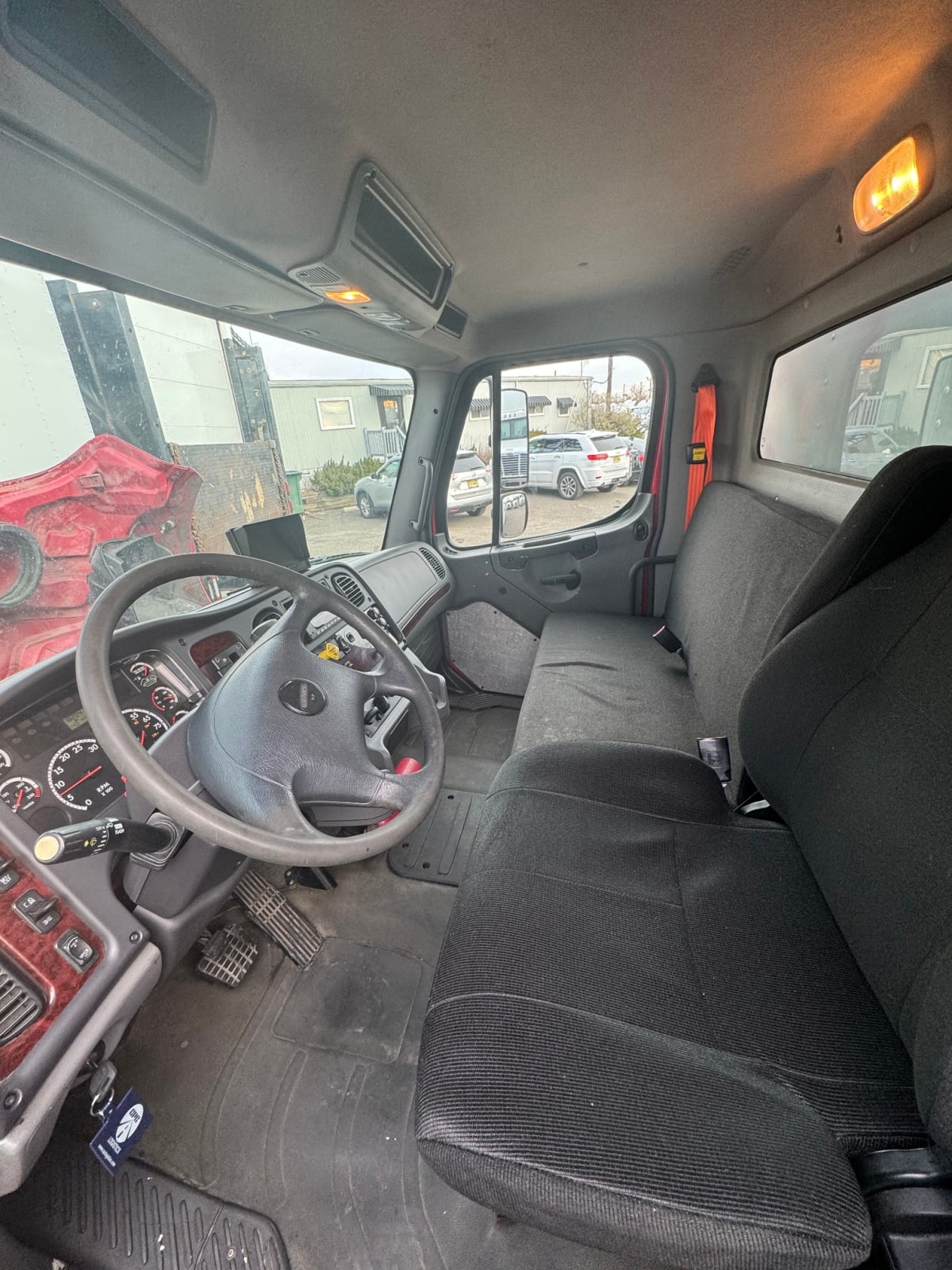 2015 Freightliner/Mercedes M2 106 594665