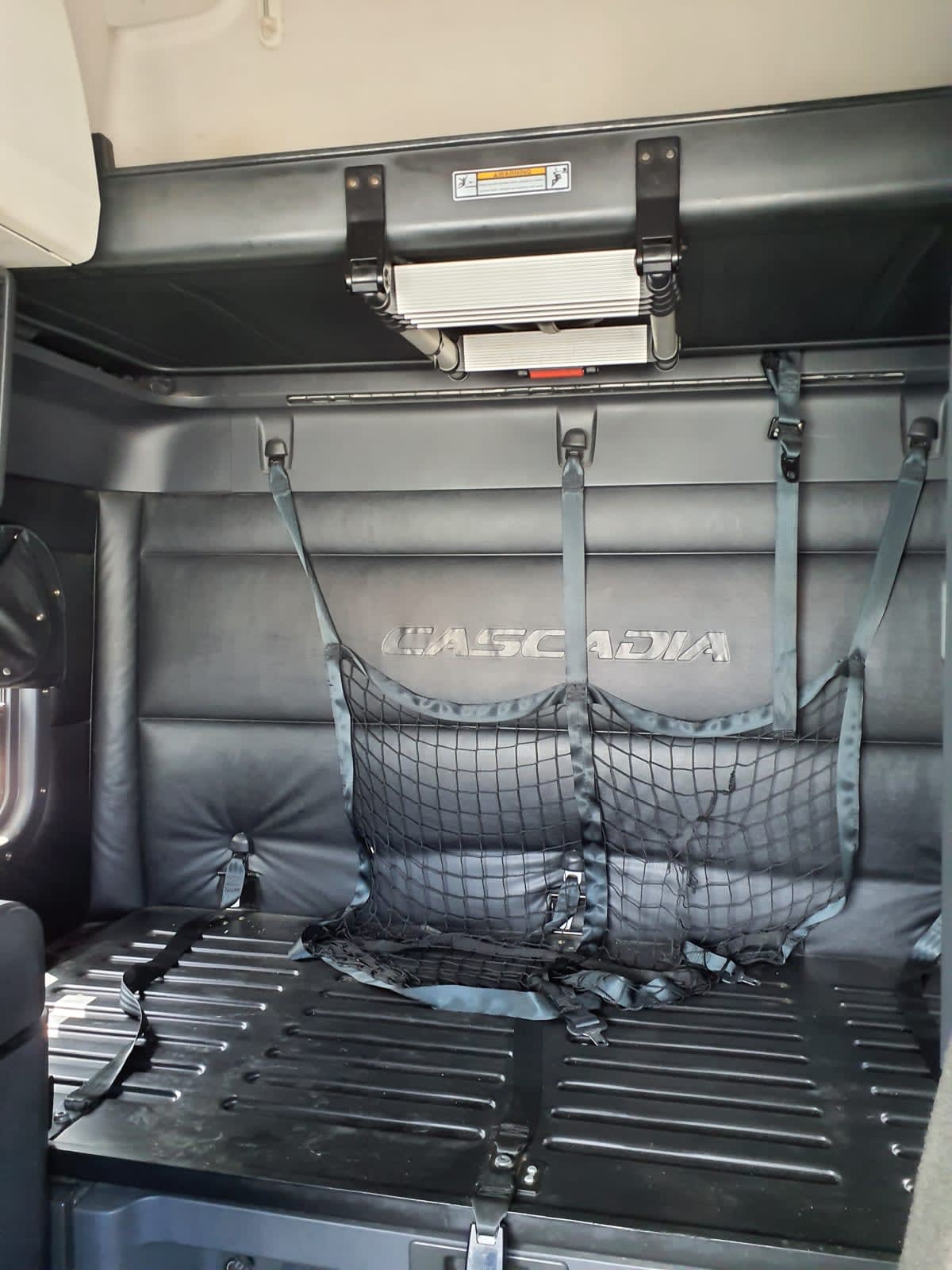 2023 Freightliner Cascadia in Miami, FL — photo 8