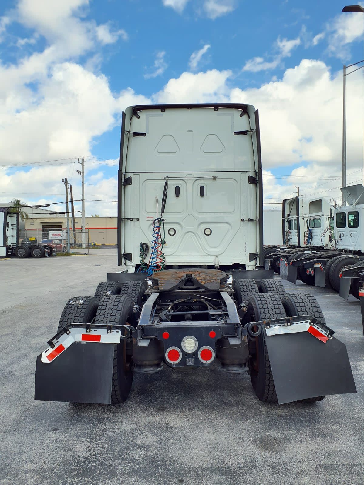 2023 Freightliner - image 5