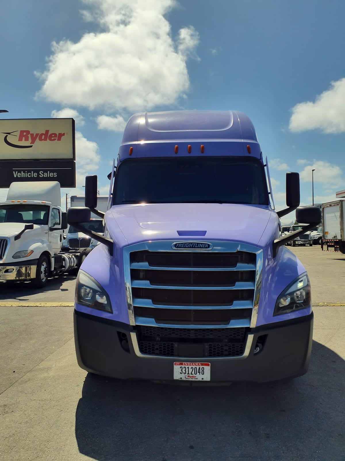 2023 Freightliner - image 2