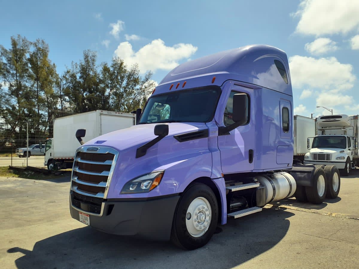2023 Freightliner - image 1