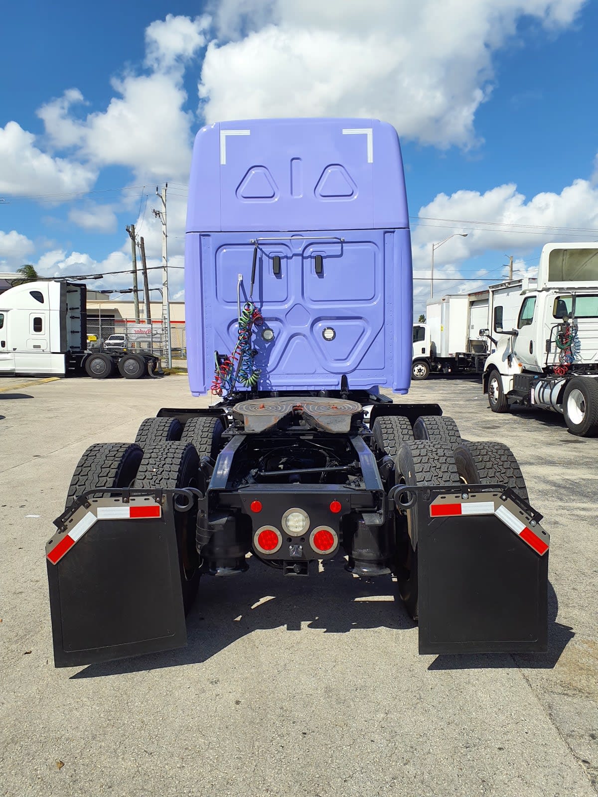 2023 Freightliner - image 5