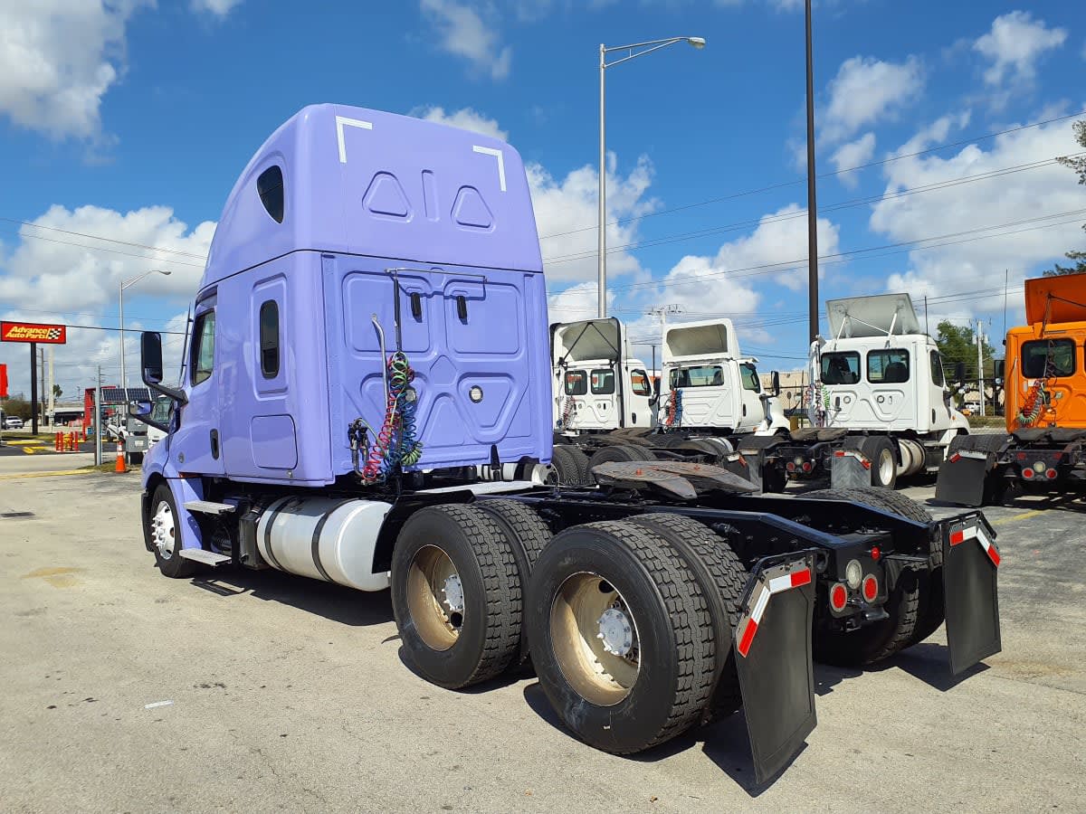 2023 Freightliner - image 6