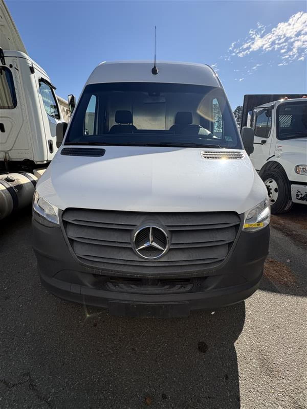 2022 Mercedes-Benz F2CA170 598045