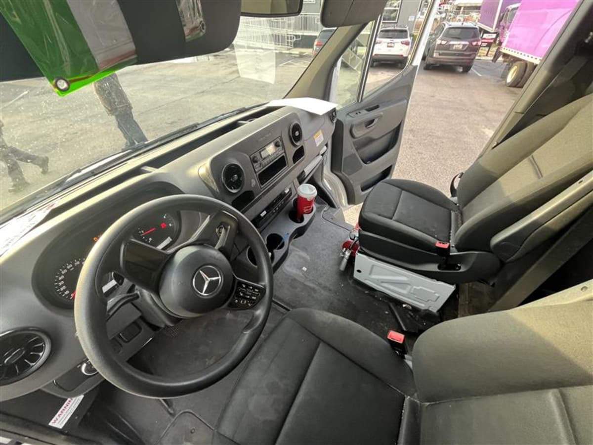 2022 Mercedes-Benz SPRINTER 2500 598086