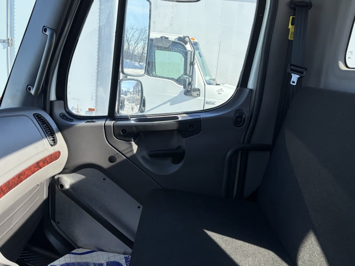2023 Freightliner/Mercedes M2 106 598112