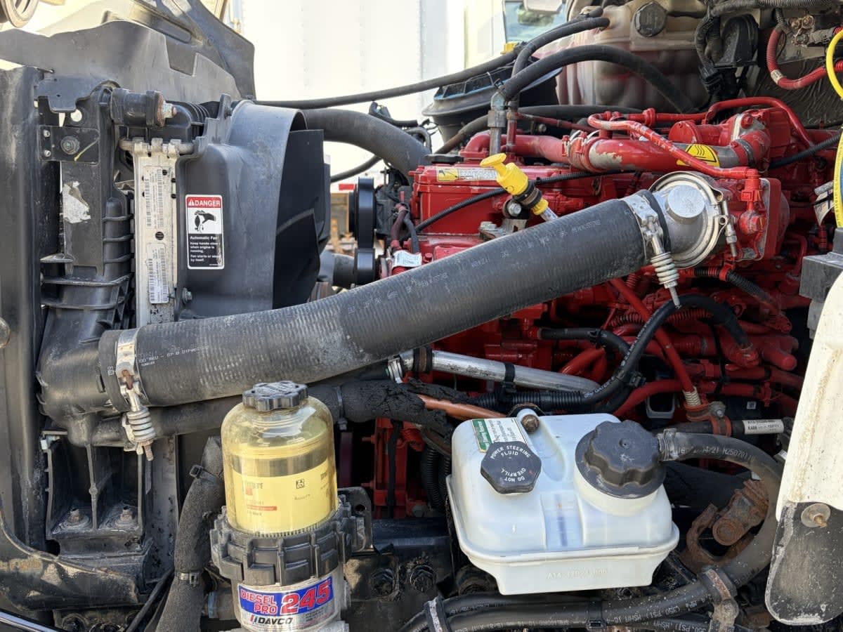 2023 Freightliner/Mercedes M2 106 598112