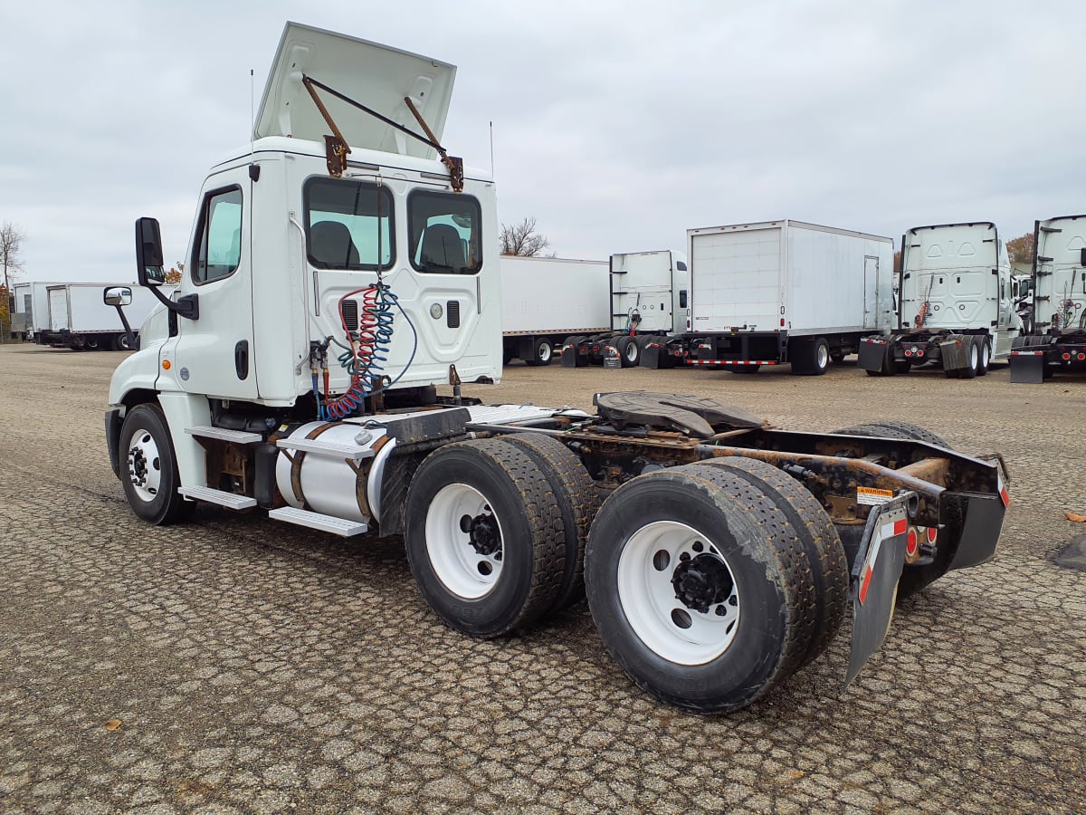 2015 Freightliner/Mercedes CASCADIA 125 598924