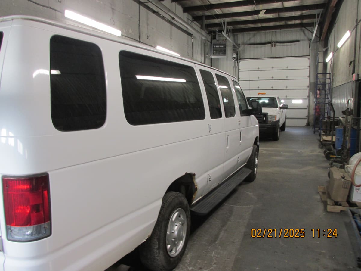 2009 Ford Motor Company E-350 ECONOLINE 616267
