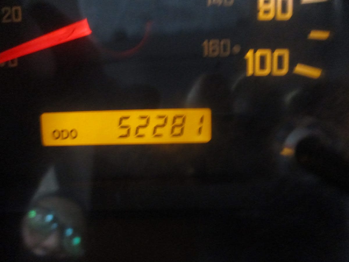 2010 Isuzu NPR - image 12