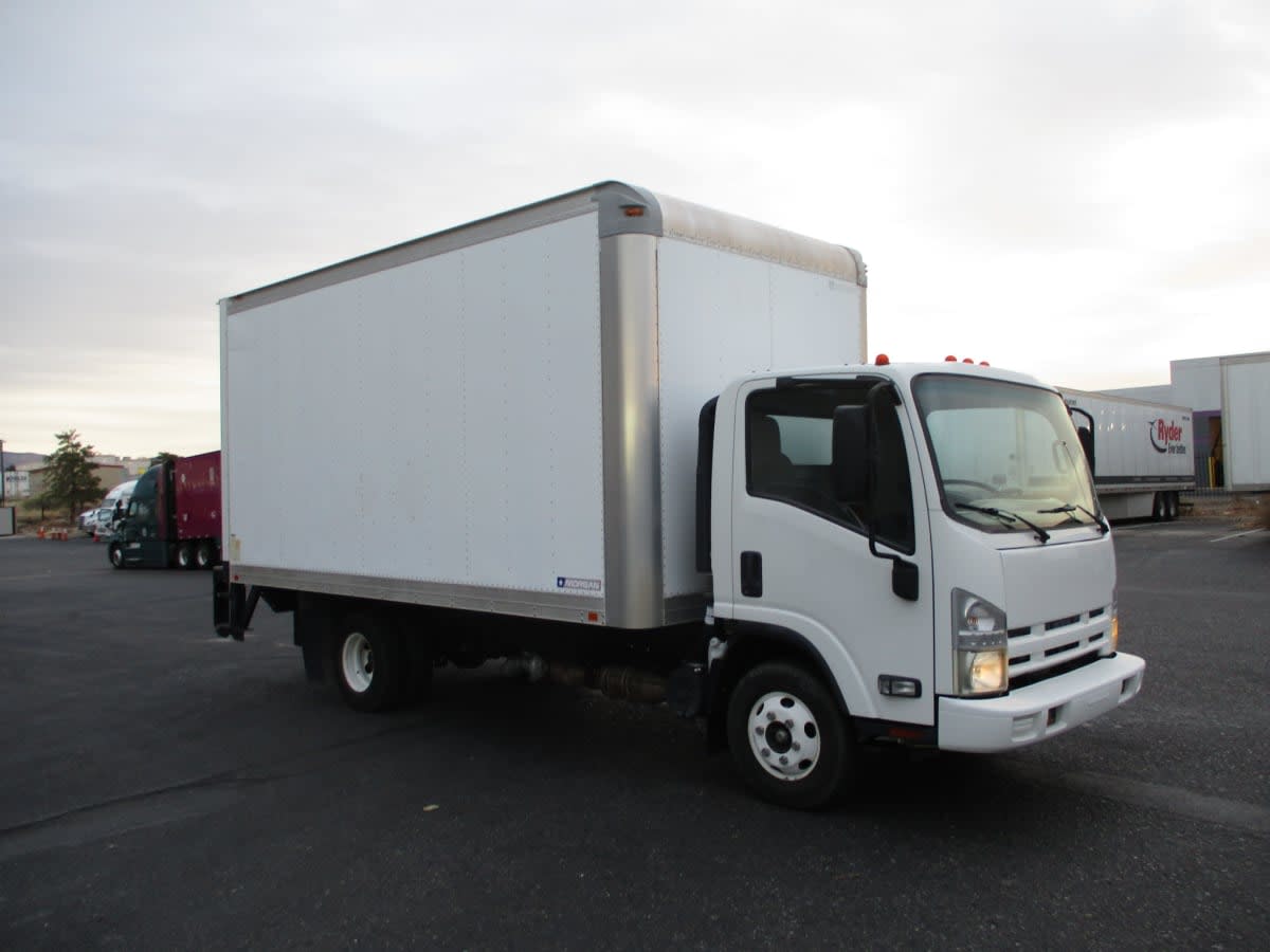 2010 Isuzu NPR - image 3
