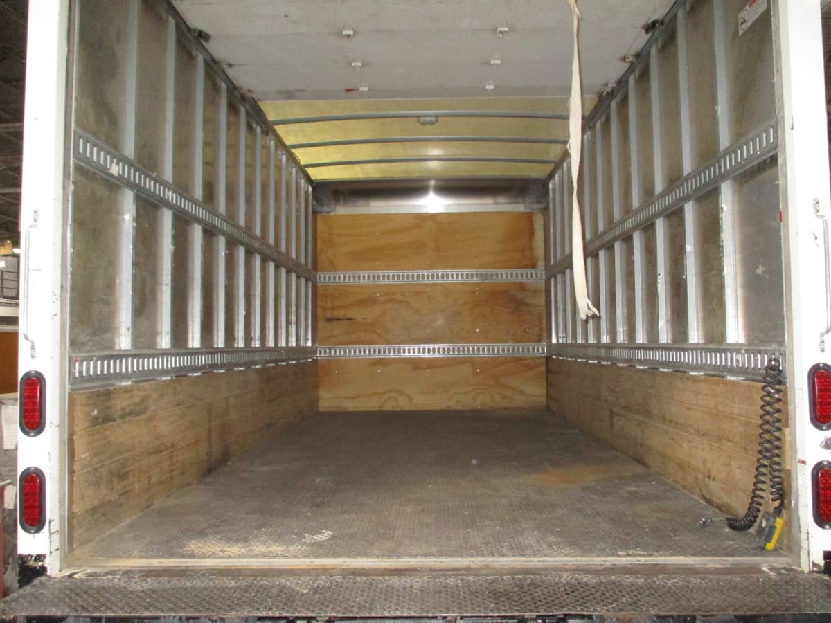 2010 Isuzu NPR - image 8