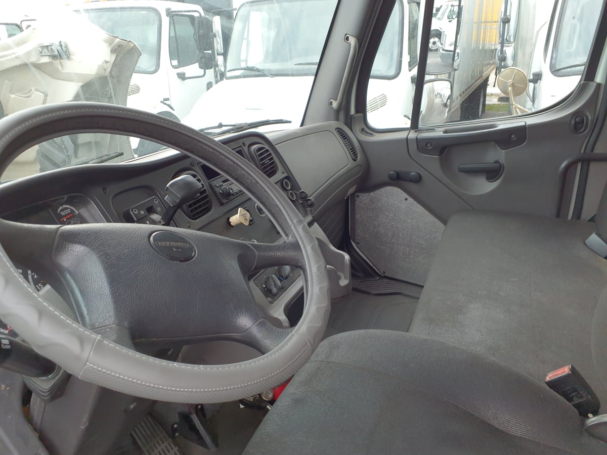 2014 Freightliner/Mercedes M2 106 638927