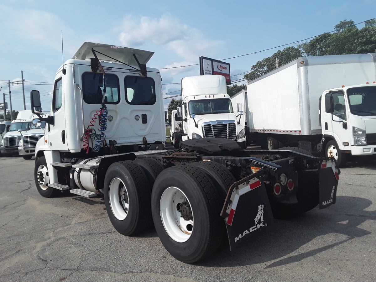 2015 Freightliner/Mercedes CASCADIA PX12542ST 639672