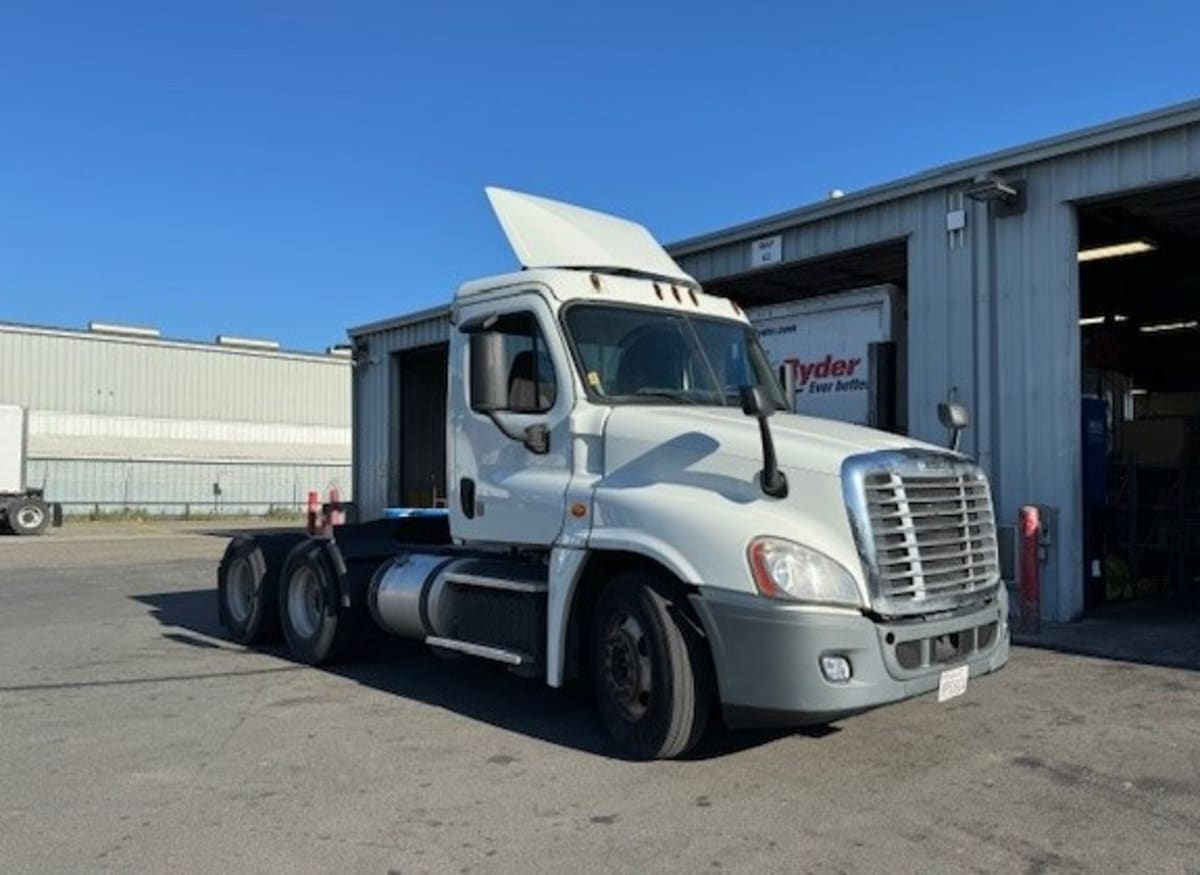 2015 Freightliner/Mercedes CASCADIA 125 639680